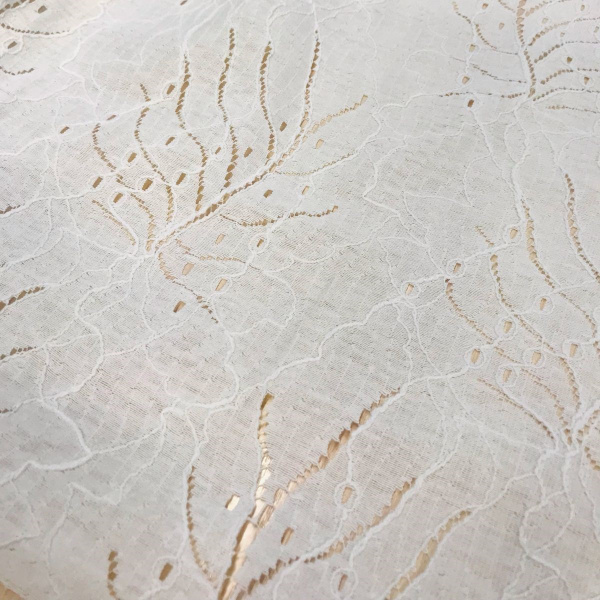 Ткань плательно-блузочная с вышивкой и перфорацией Белый 3151П